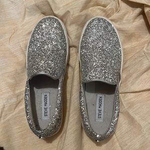 Steve Madden slip on shoes